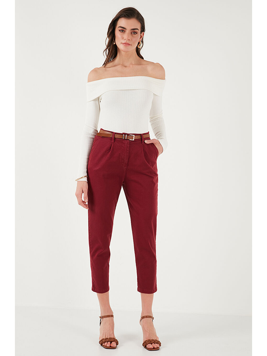 Bordo Streç Pamuklu Regular Fit Yüksek Bel Düz Kısa Paça Kemerli Pantolon 668Yp5335