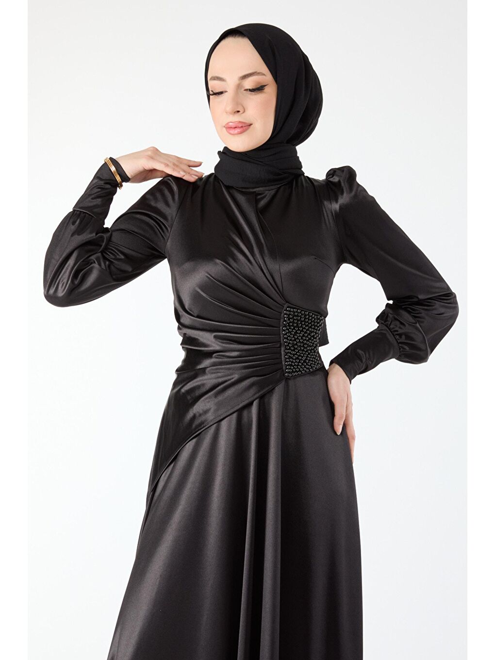 Orta Kadın Siyah Beli Taş Detay Uzun Kol Saten Abiye Elibise - 24410-3