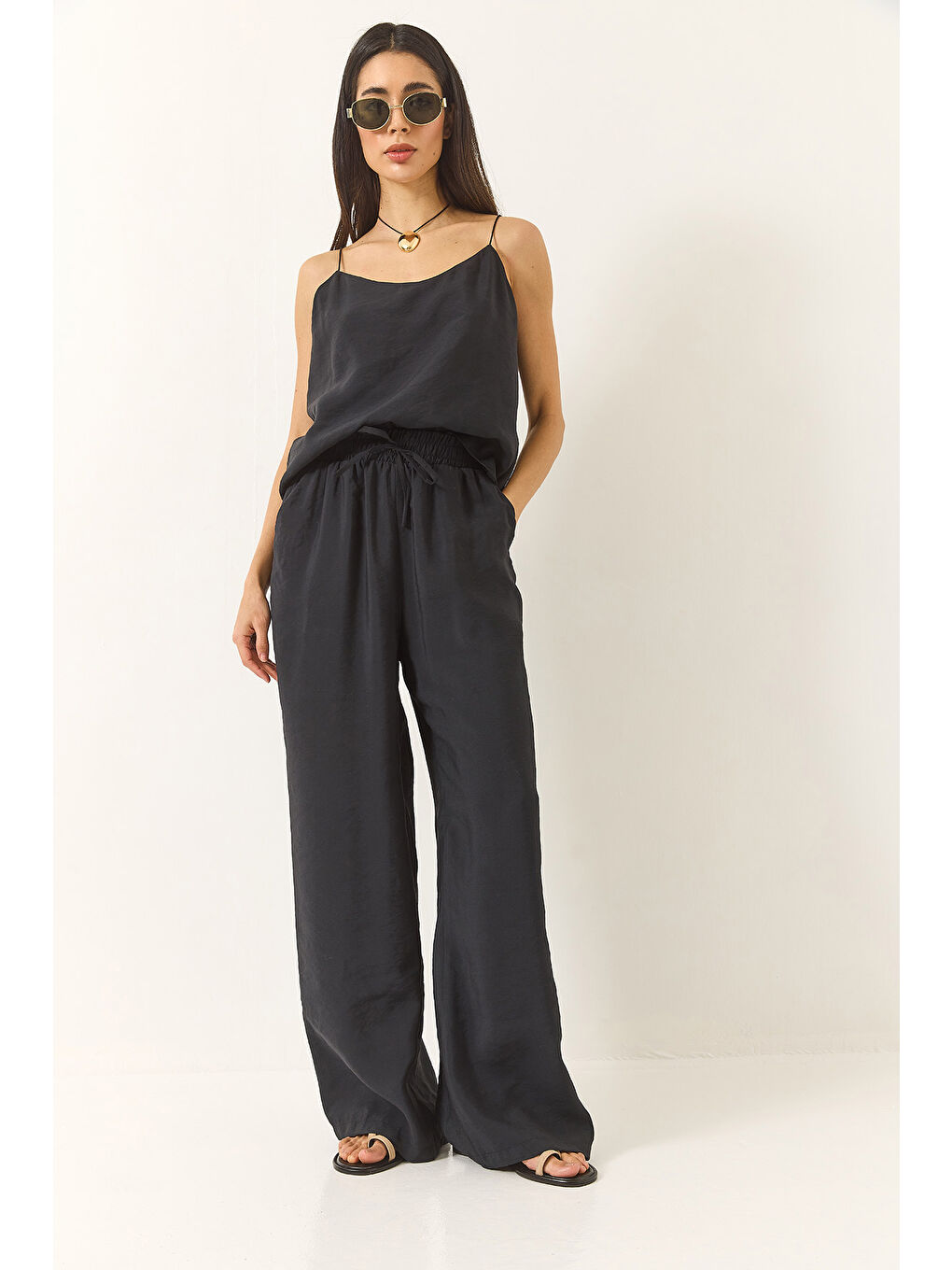 Siyah Kadın Askılı Dokuma Modal Bluz Pantolon Alt-Üst Takım-1