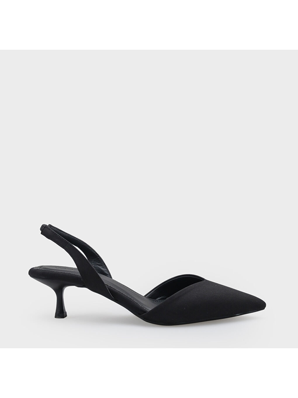 Siyah Esmerelda Sivri Burunlu Arkası Bantlı Orta Topuklu Kadın Ayakkabı-1
