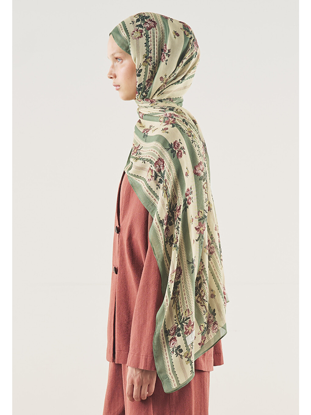 Floral Touch Desen Soft Viskon Şal Çam Yeşili-3