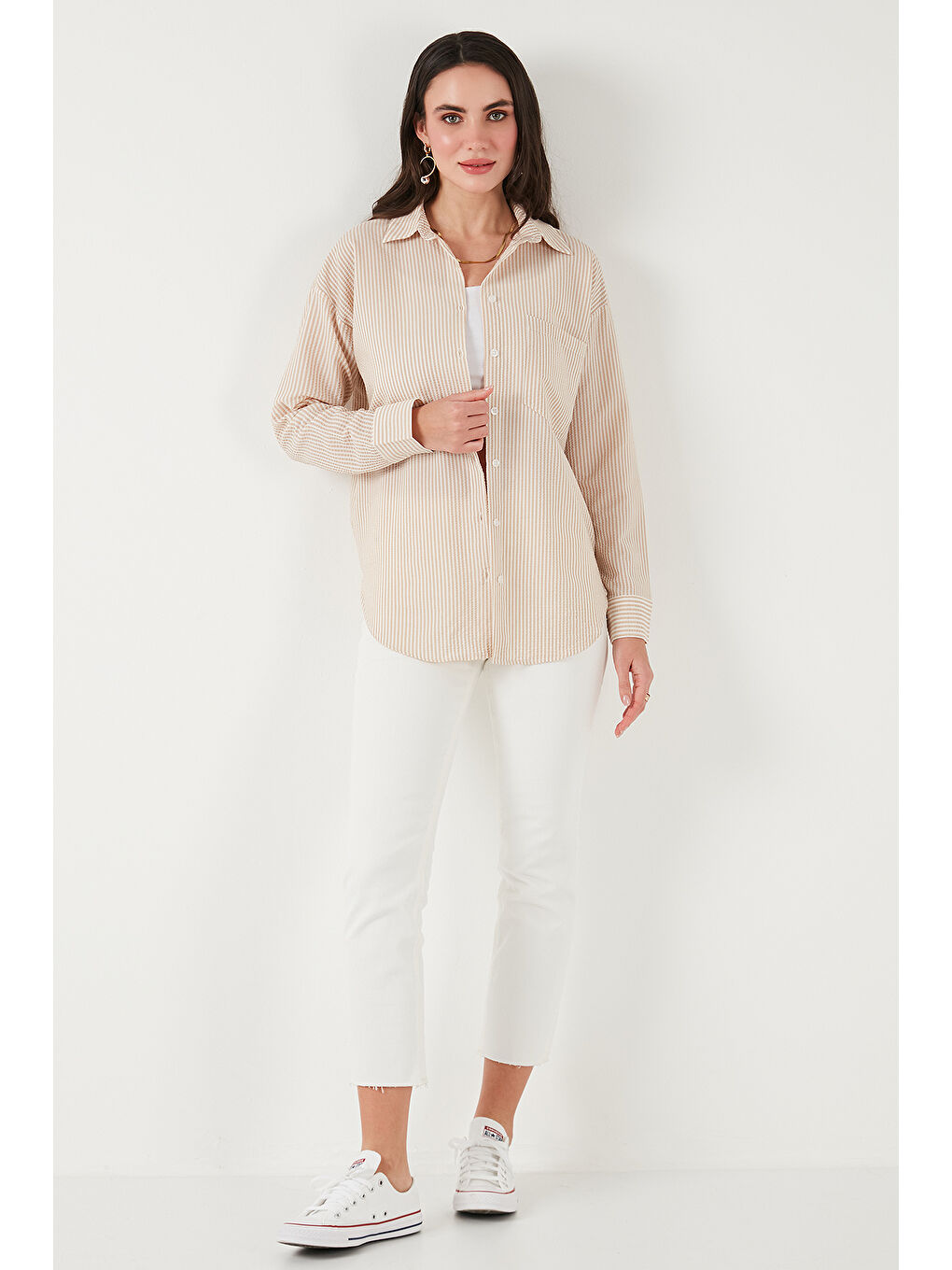 Bej Regular Fit Uzun Kollu Cepli Çizgili Kadın Gömlek 6772895-2