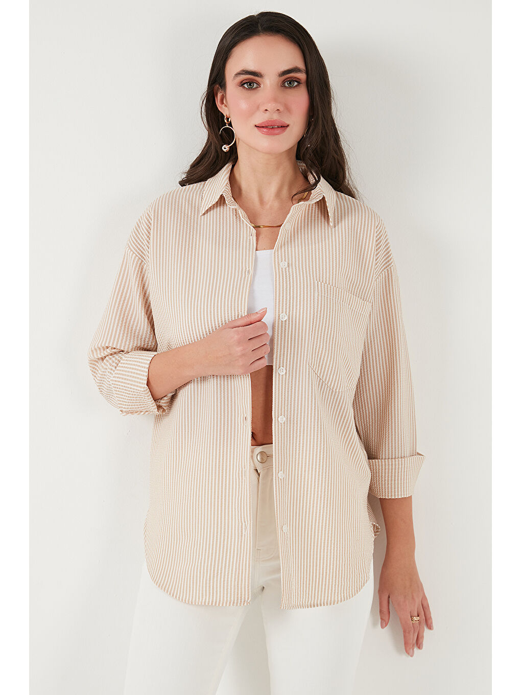 Bej Regular Fit Uzun Kollu Cepli Çizgili Kadın Gömlek 6772895-3