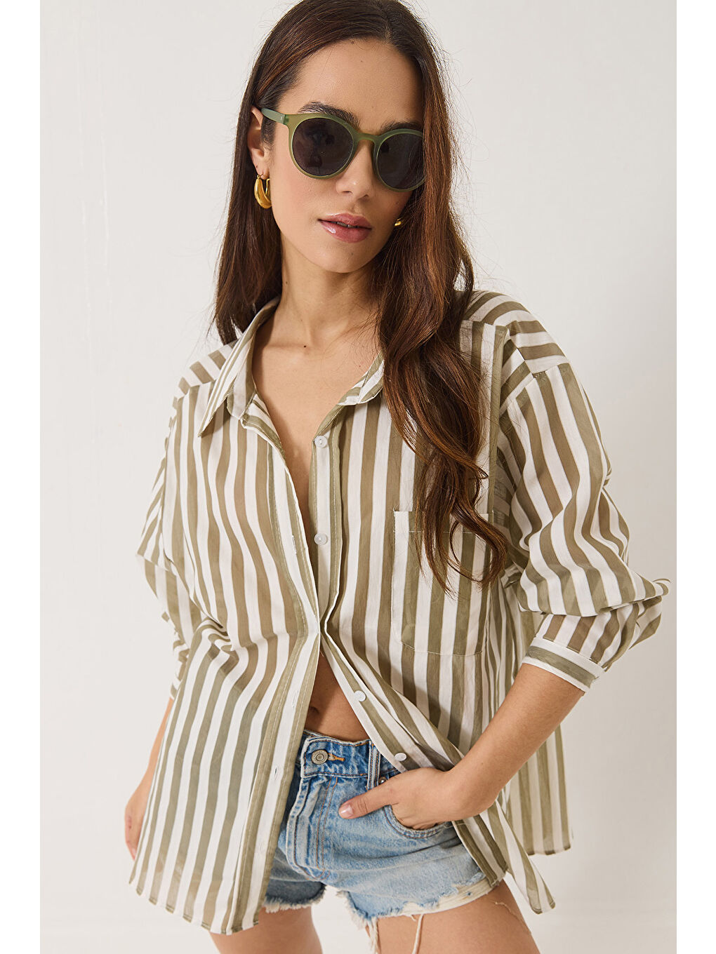 Haki Kadın Çizgili Tek Cep Detaylı Oversize Gömlek
