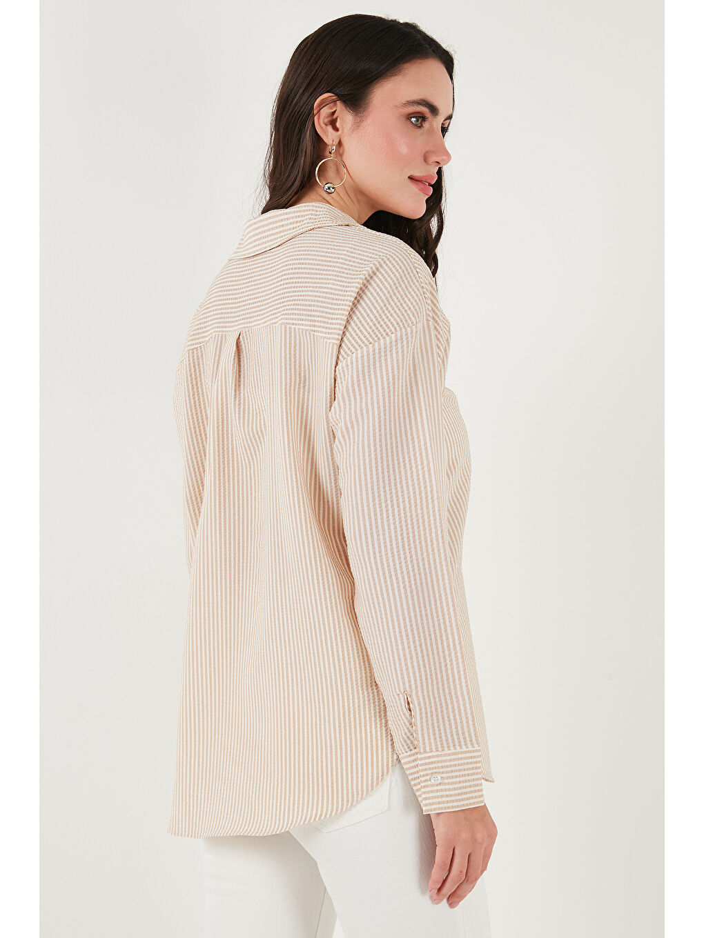 Bej Regular Fit Uzun Kollu Cepli Çizgili Kadın Gömlek 6772895-6
