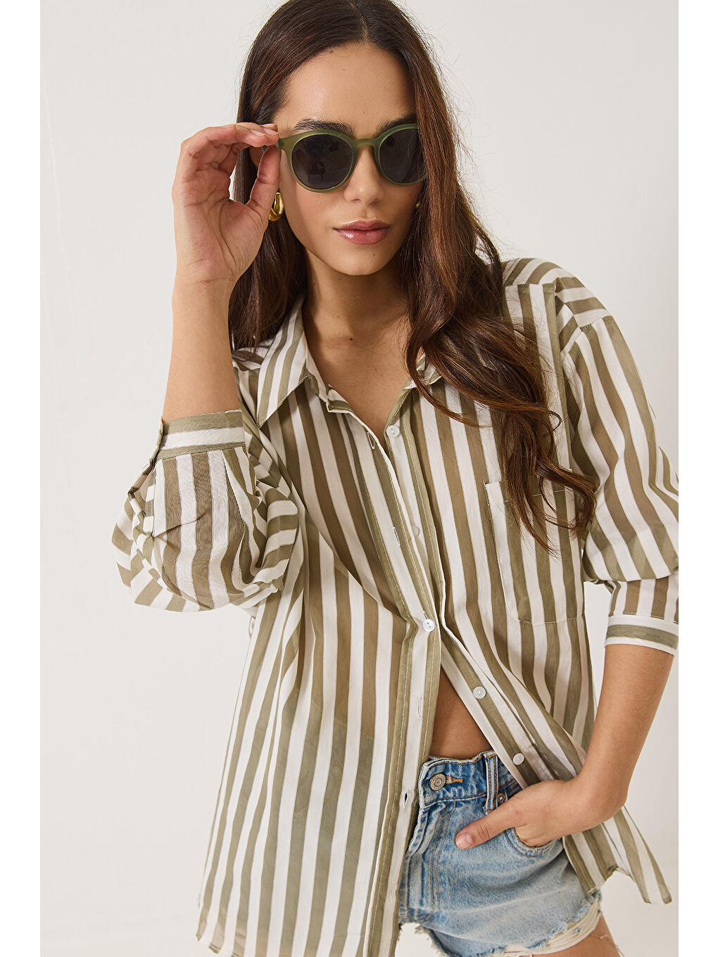 Haki Kadın Çizgili Tek Cep Detaylı Oversize Gömlek-1