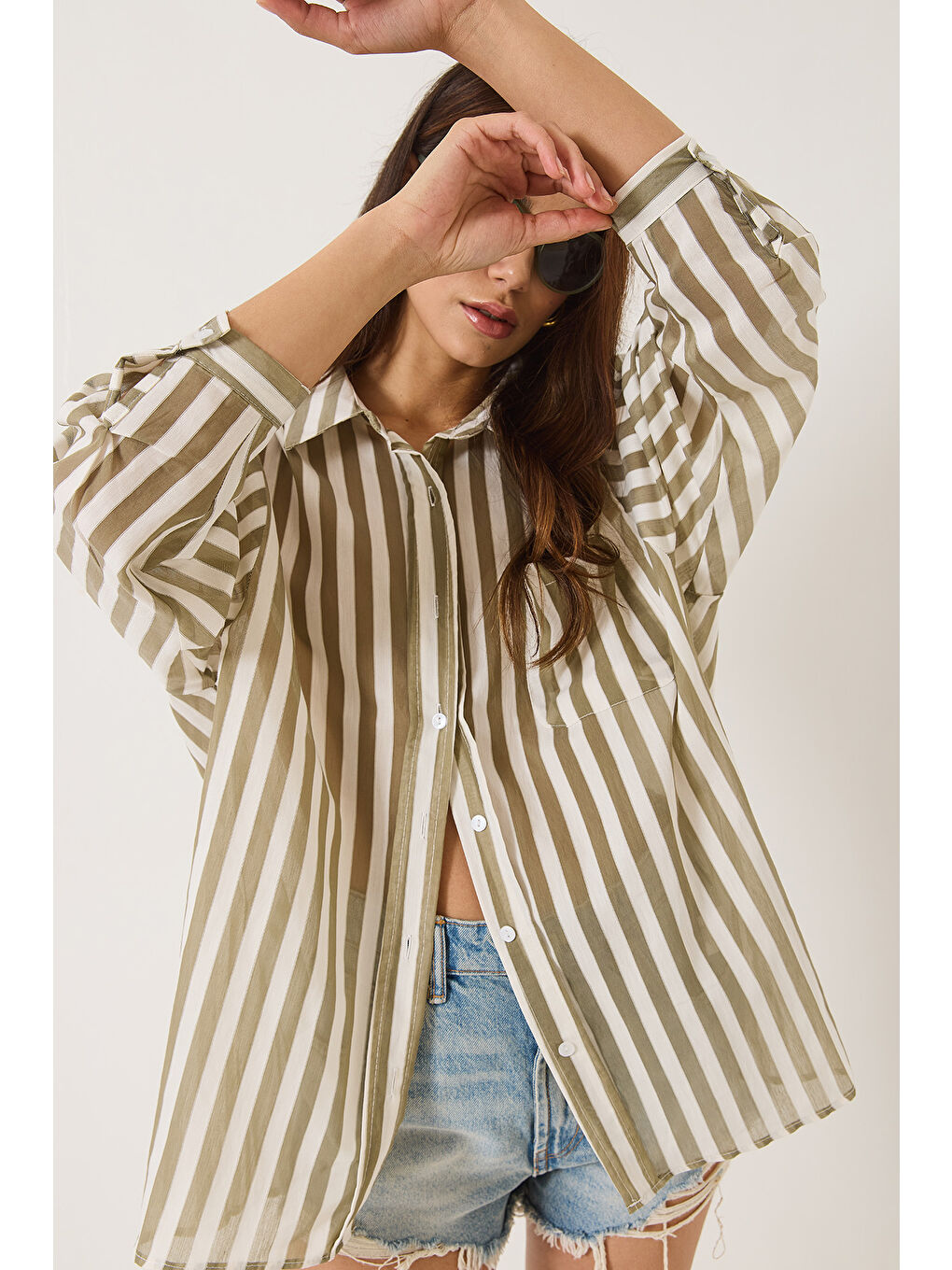 Haki Kadın Çizgili Tek Cep Detaylı Oversize Gömlek-3