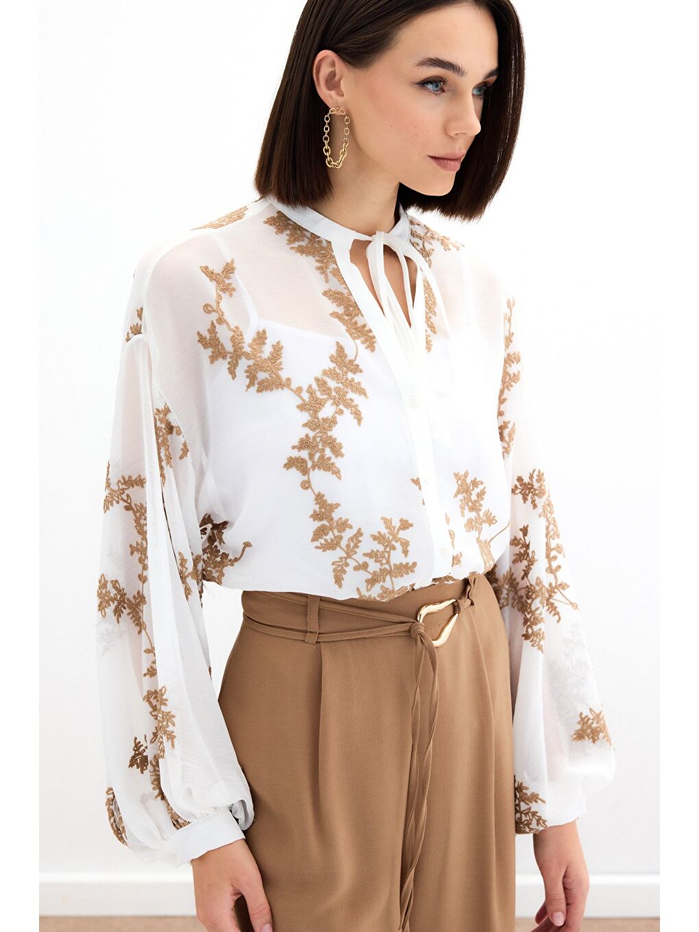 Kahverengi Nakışlı Şifon Gömlek - Camel