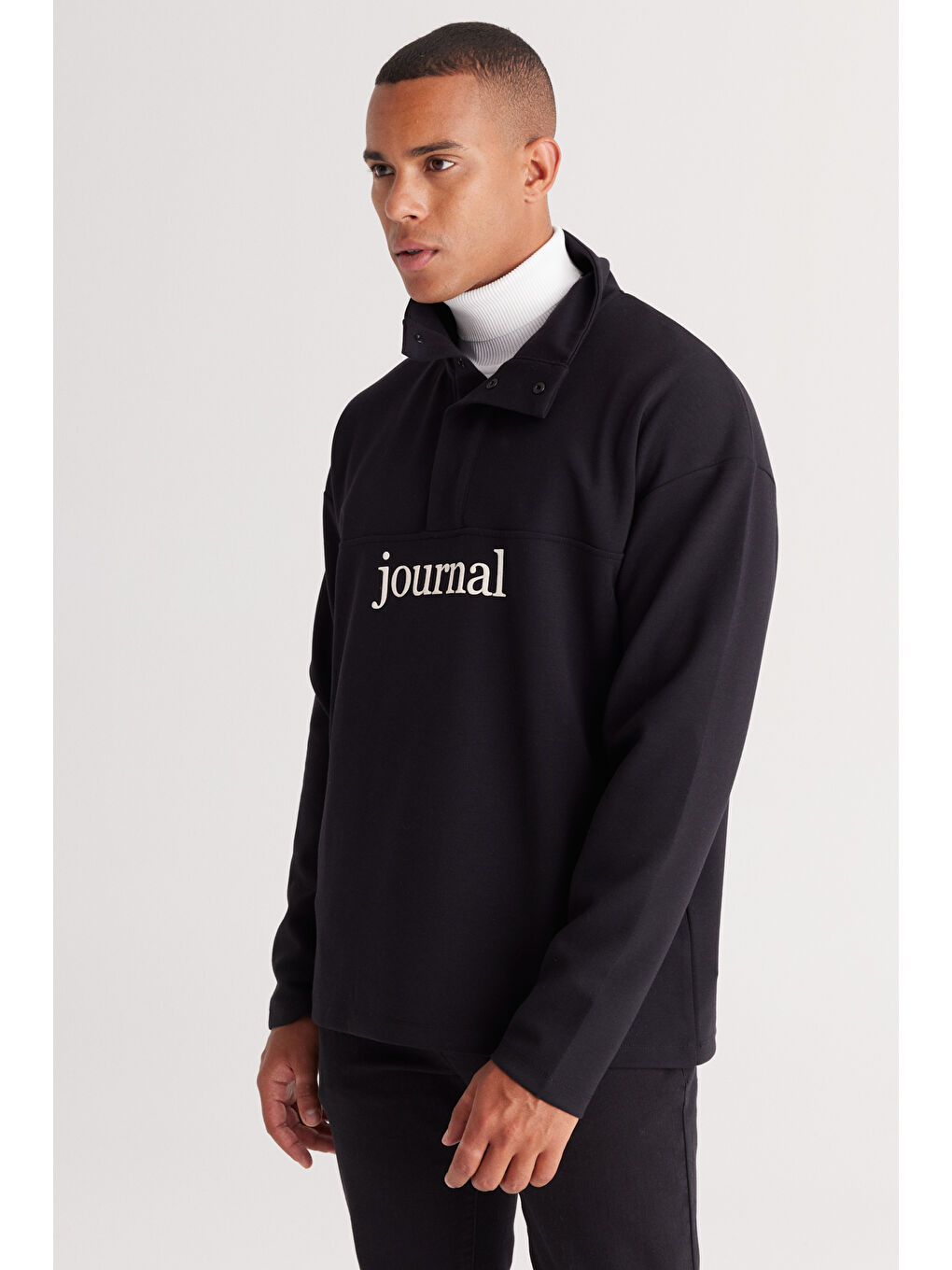 Erkek Siyah Loose Fit Bato Yaka Baskılı Sweatshirt-3