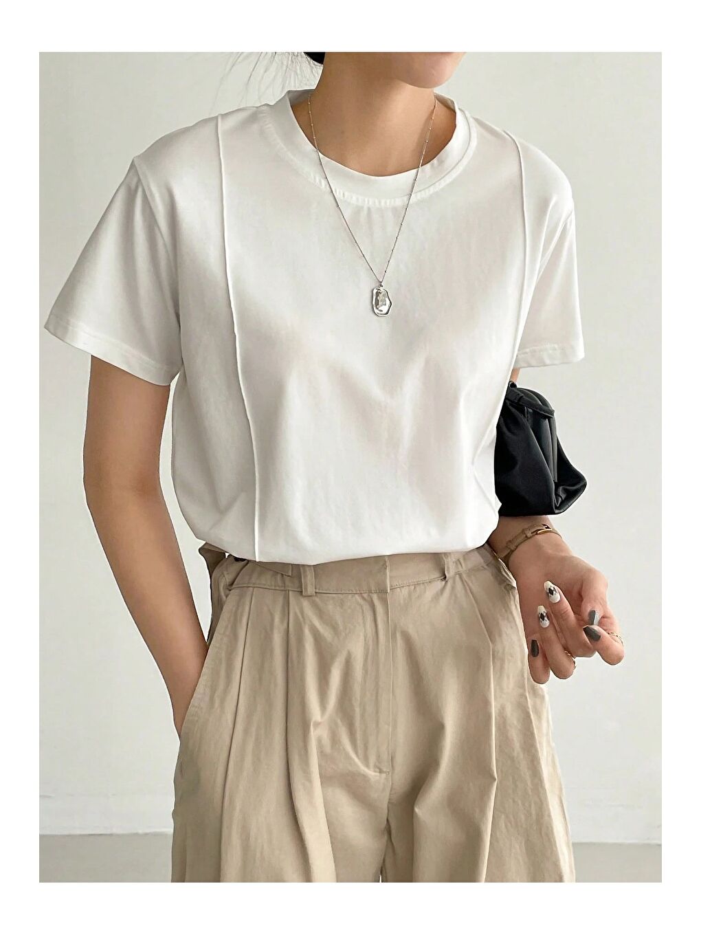 Beyaz Kadın Kısa Kollu Çizgi Detaylı Basic Tişört Süprem Kumaş Yazlık Rahat T-Shirt-1