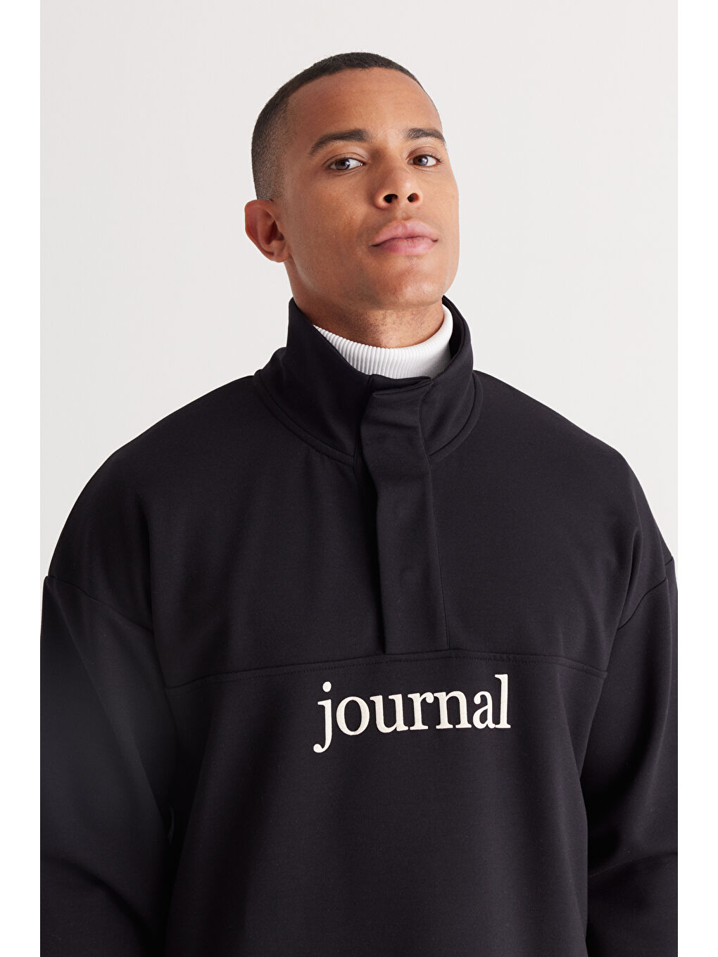 Erkek Siyah Loose Fit Bato Yaka Baskılı Sweatshirt-4