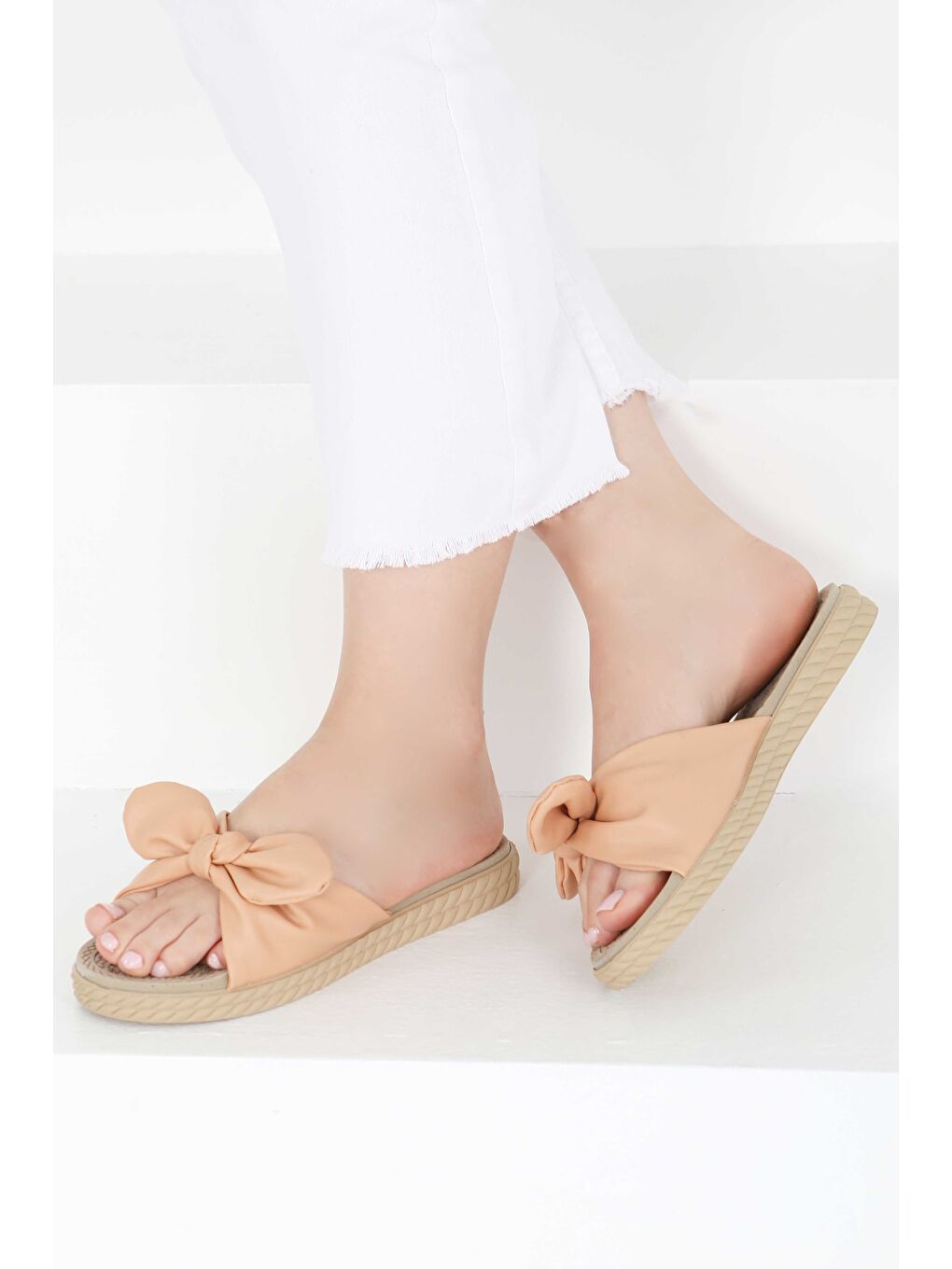 Sarı Kadın Hardal Fyonklu Terlik - 27408