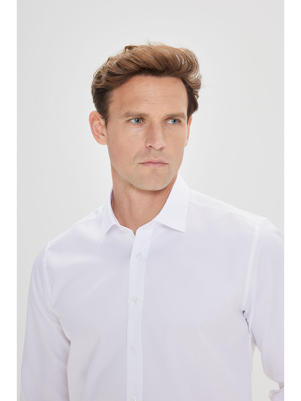 Erkek Beyaz Slim Fit Dar Kesim Klasik Yaka %100 Pamuk Ütü Gerektirmeyen Non-Iron Gömlek-3
