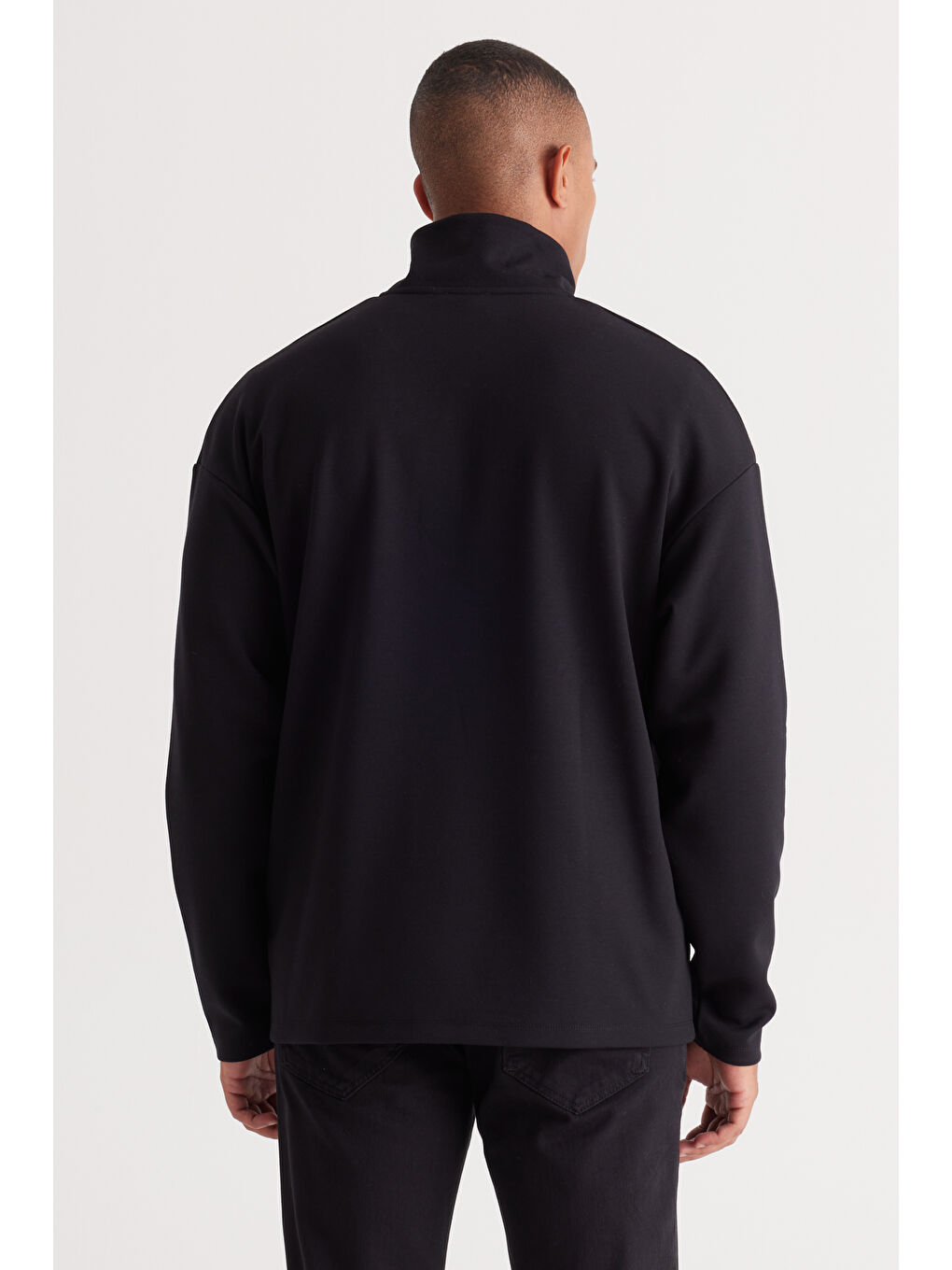 Erkek Siyah Loose Fit Bato Yaka Baskılı Sweatshirt-5