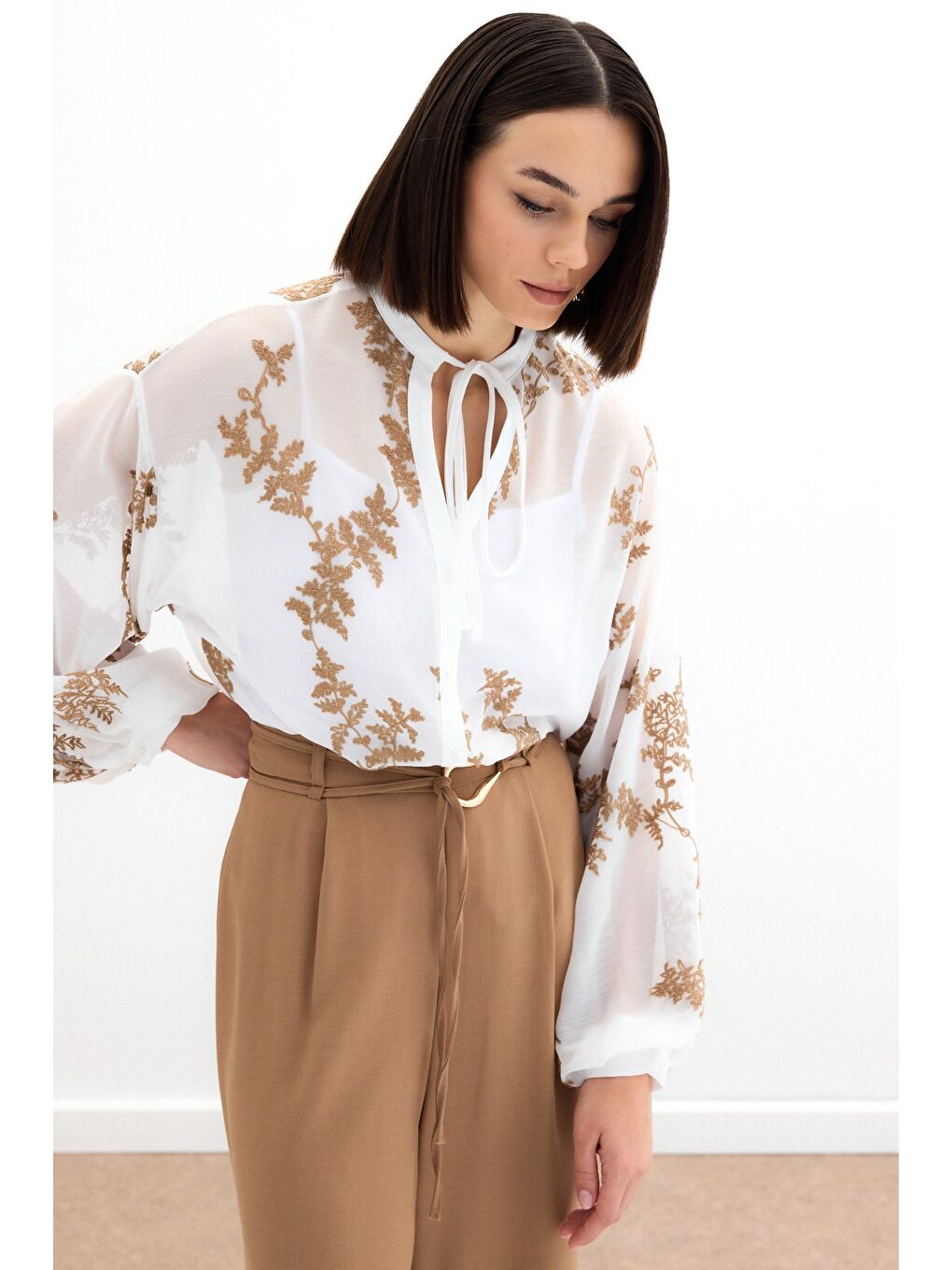 Kahverengi Nakışlı Şifon Gömlek - Camel-4