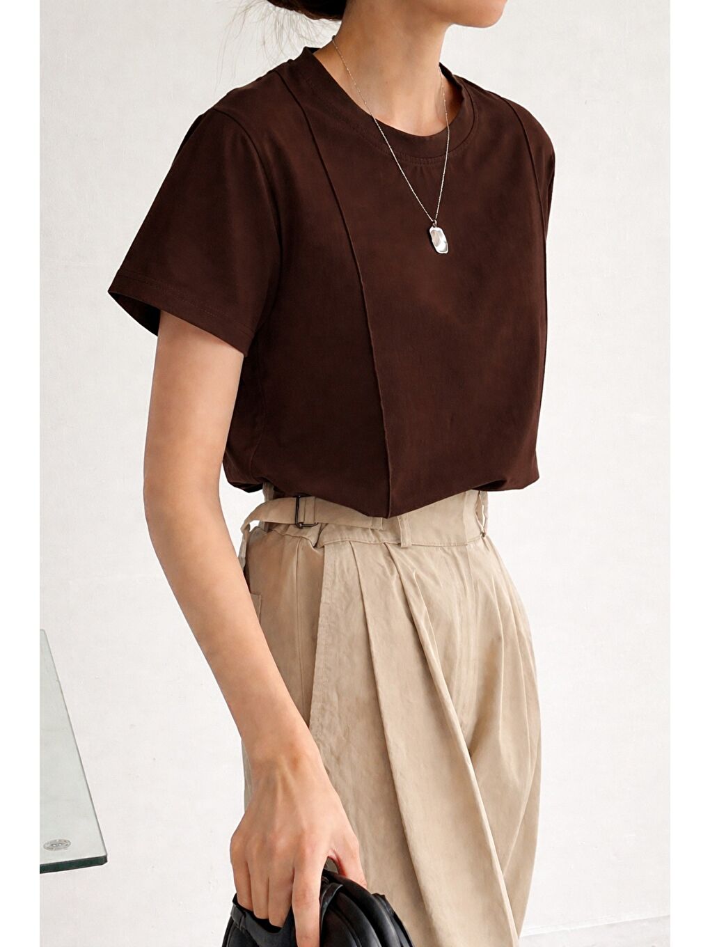 Kahverengi Kadın Kısa Kollu Çizgi Detaylı Basic Tişört Süprem Kumaş Yazlık Rahat T-Shirt-1