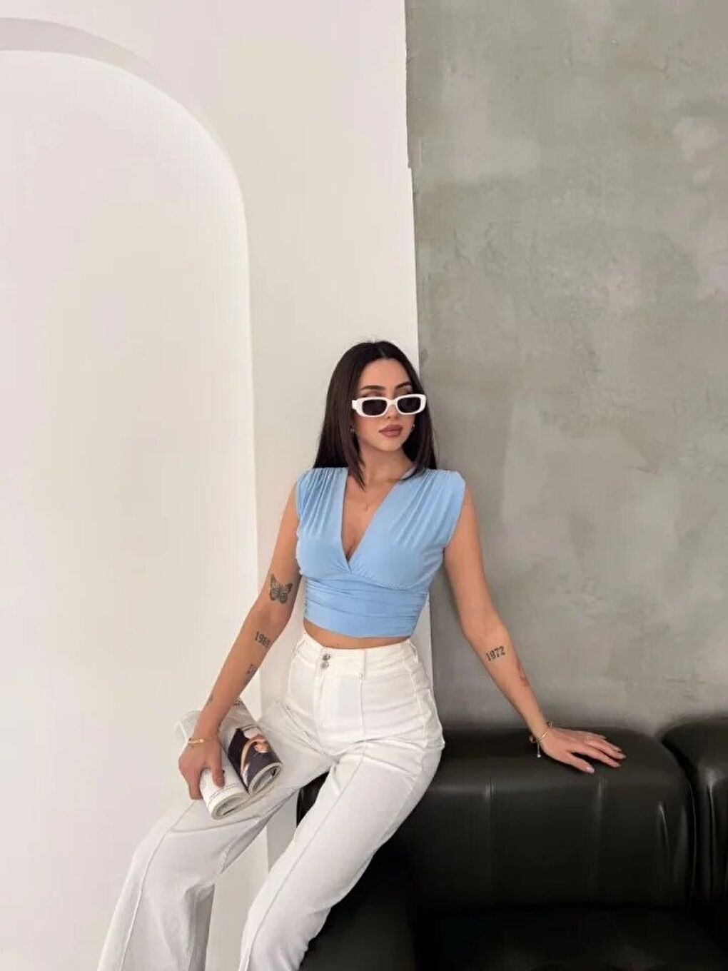 Vatkalı Kolsuz V Yaka Drapeli Crop Bluz Elastanlı Fit - Bebek Mavisi-2