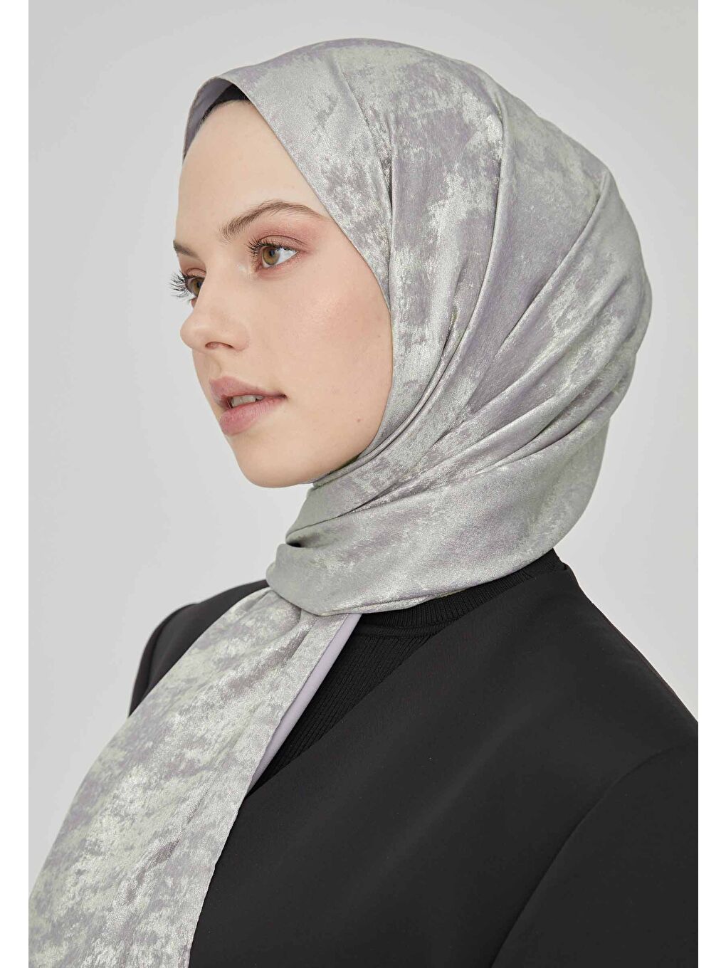 Gri Luxury Shine Şal Gumus-1