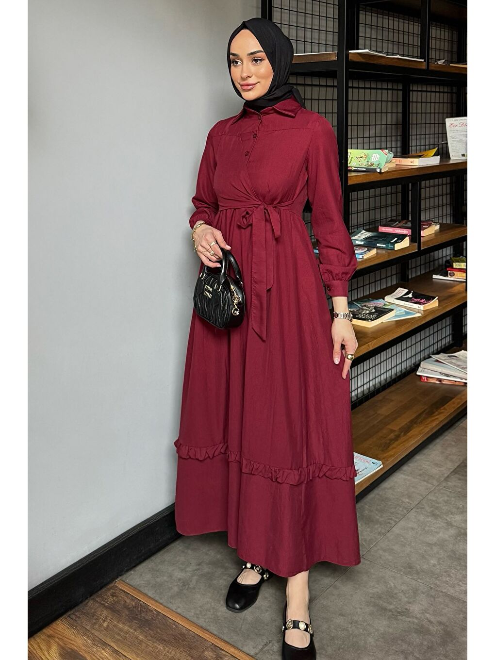 Bordo Yarım Düğmeli Yan Bağlamalı Tesettür Elbise-3