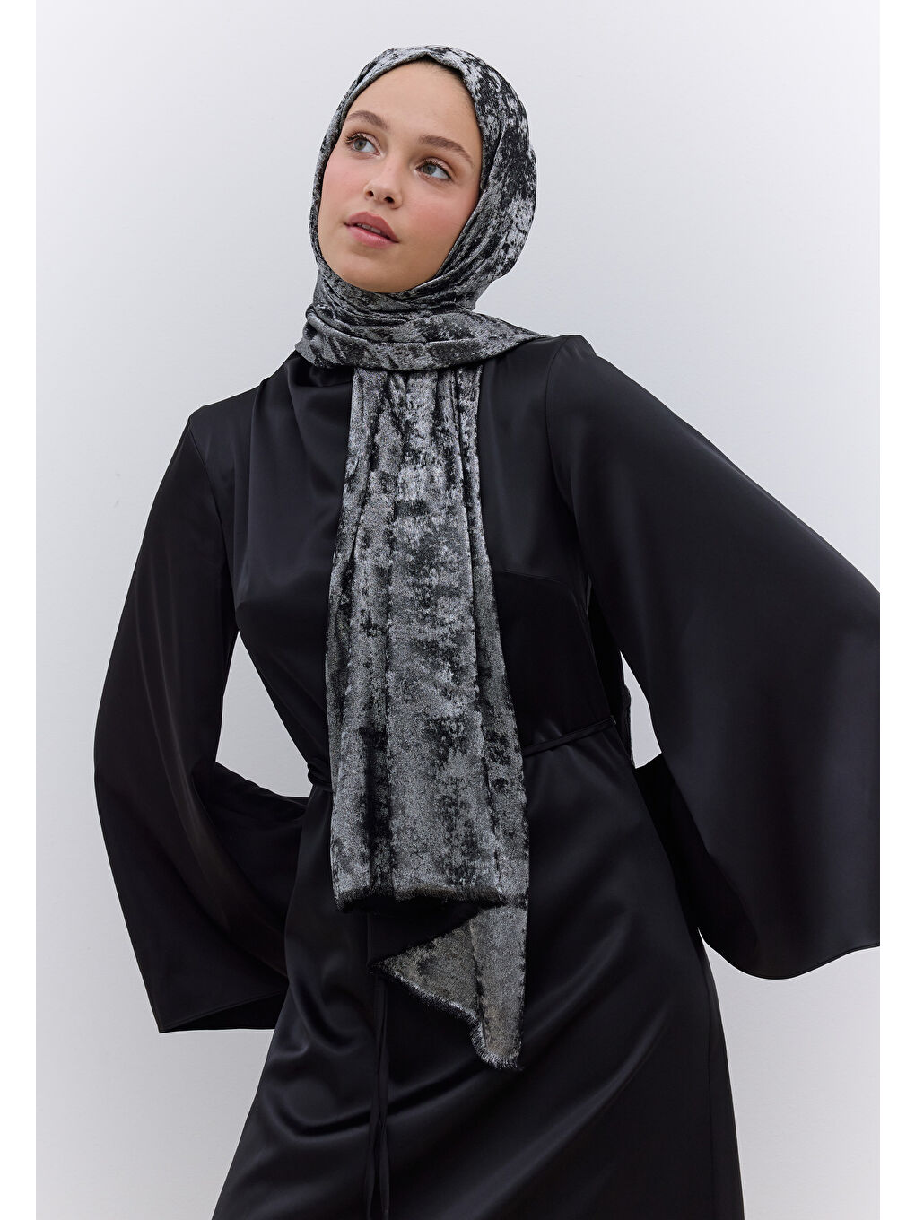 Gri Luxury Shine Şal Gumus-3