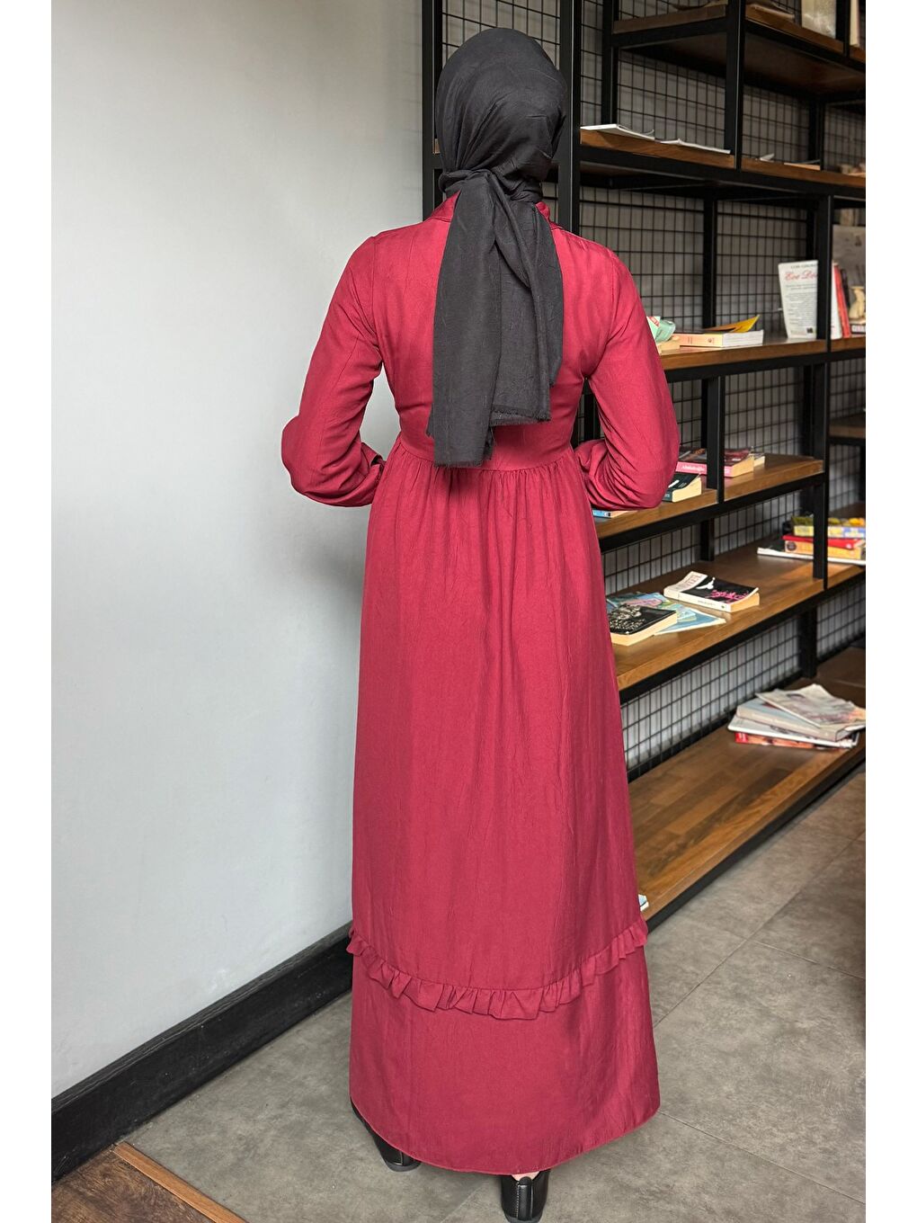 Bordo Yarım Düğmeli Yan Bağlamalı Tesettür Elbise-6