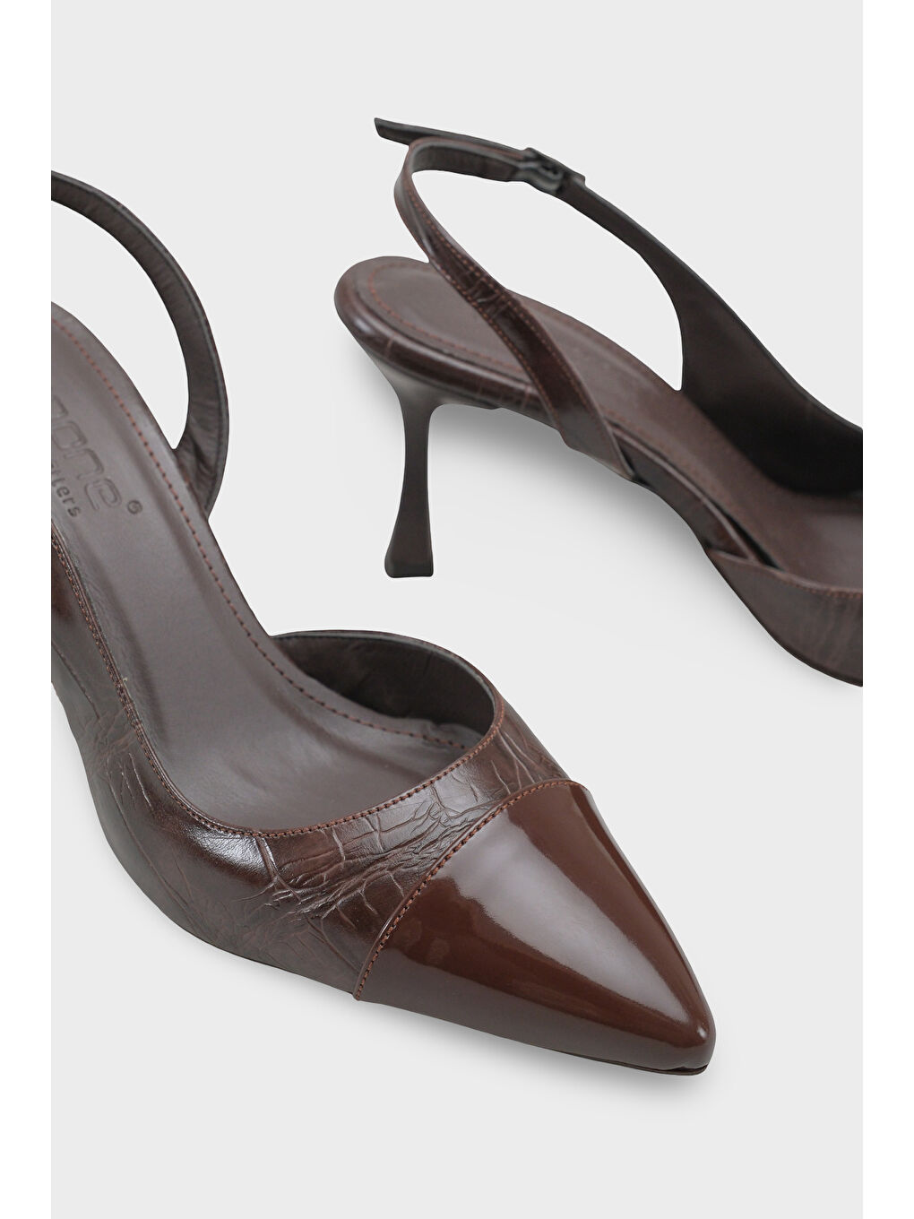 Kahverengi Salli Sivri Burunlu Arkası Açık Orta Topuklu Kadın Ayakkabı-3