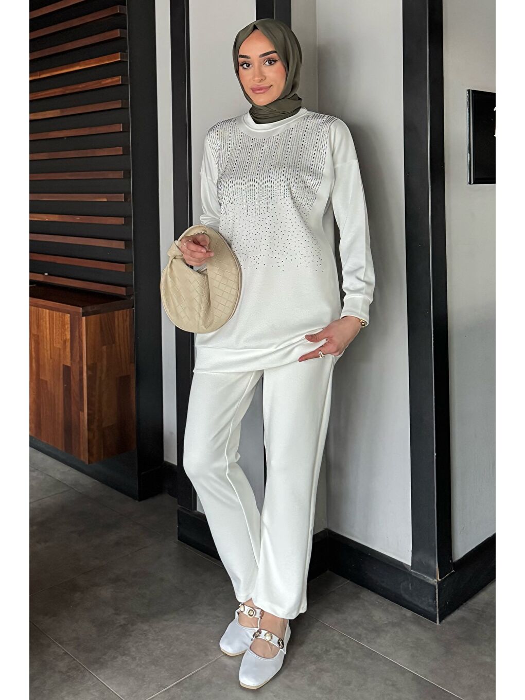 Beyaz Büyük Beden Taşlı Tesettür Tunik Pantolon İkili Takım-2