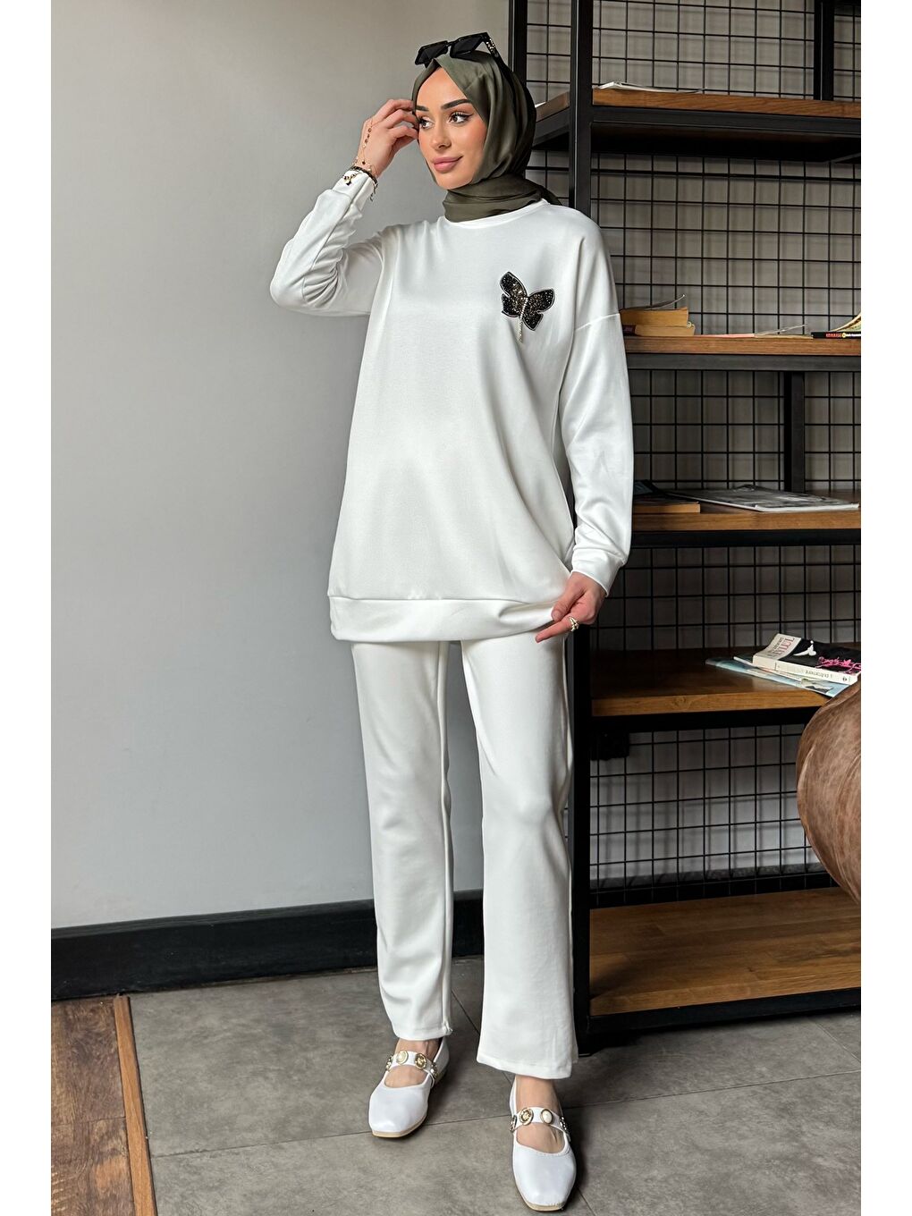 Ekru Büyük Beden Kelebek Taşlı Tesettür Tunik Pantolon İkili Takım-1