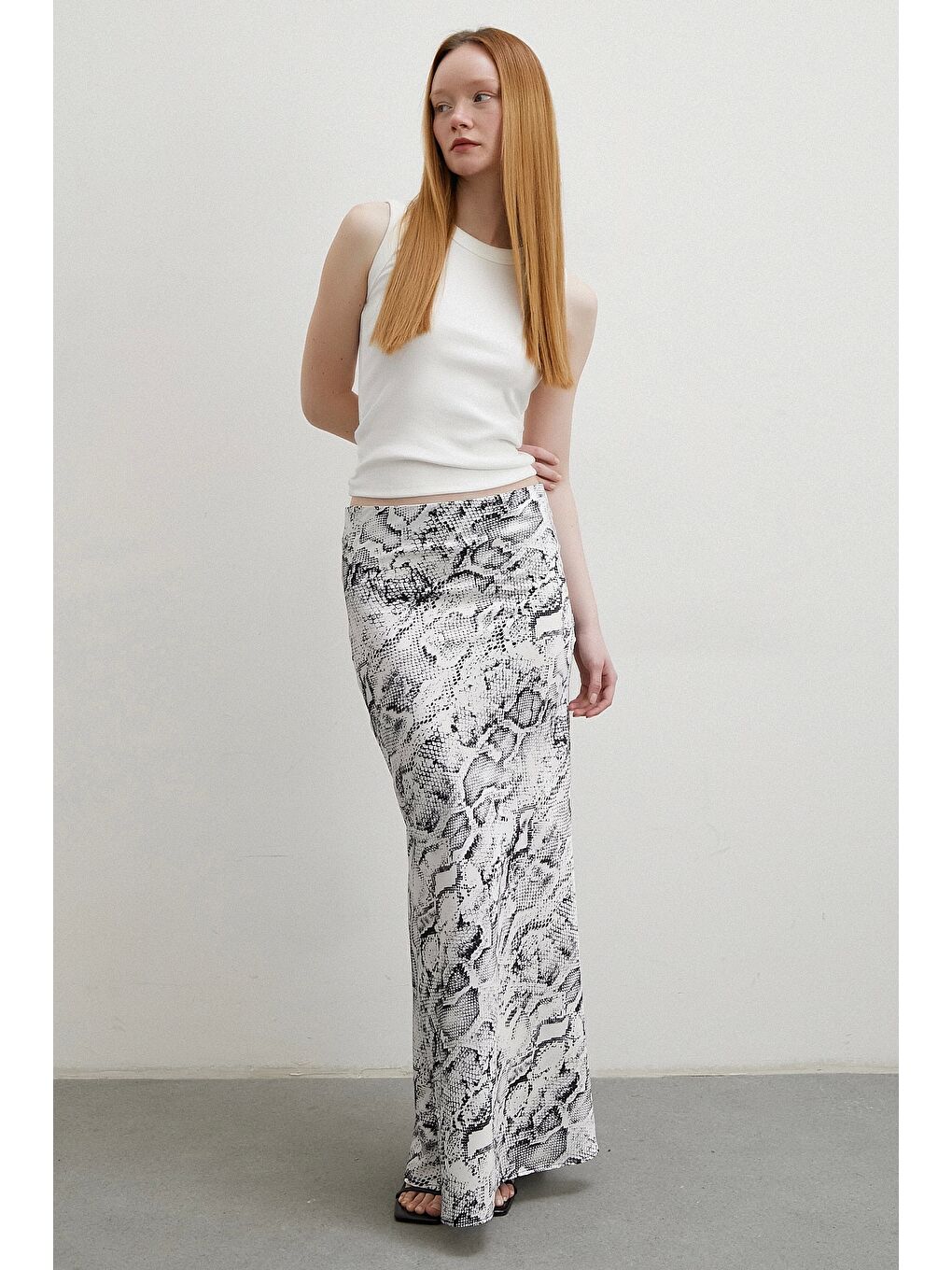 Desenli Maxi Verev Etek Beyaz