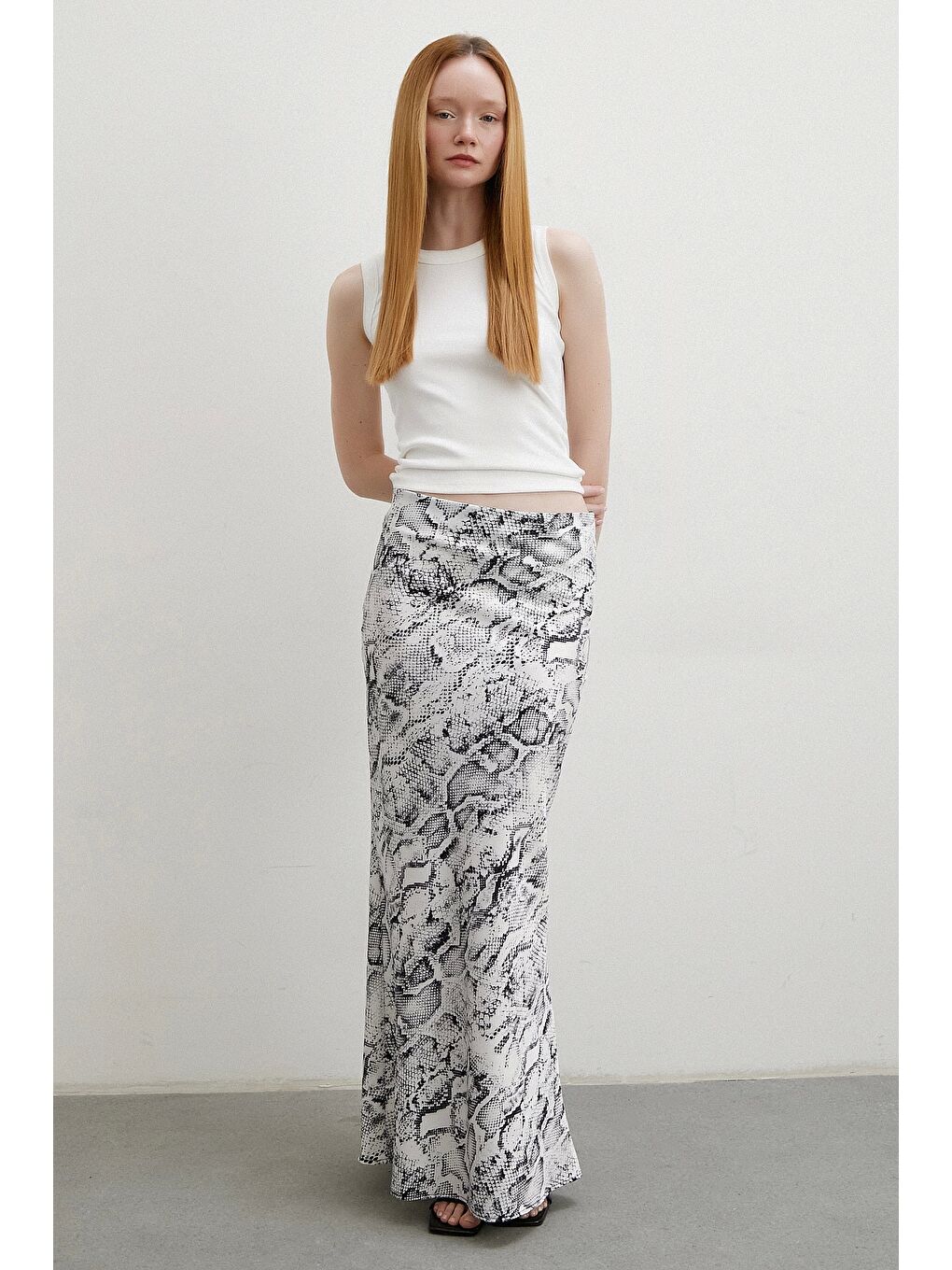 Desenli Maxi Verev Etek Beyaz-1