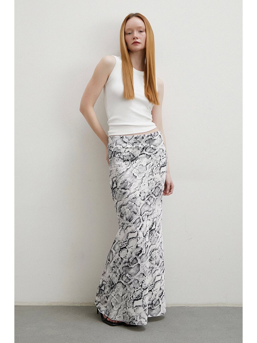 Desenli Maxi Verev Etek Beyaz-2