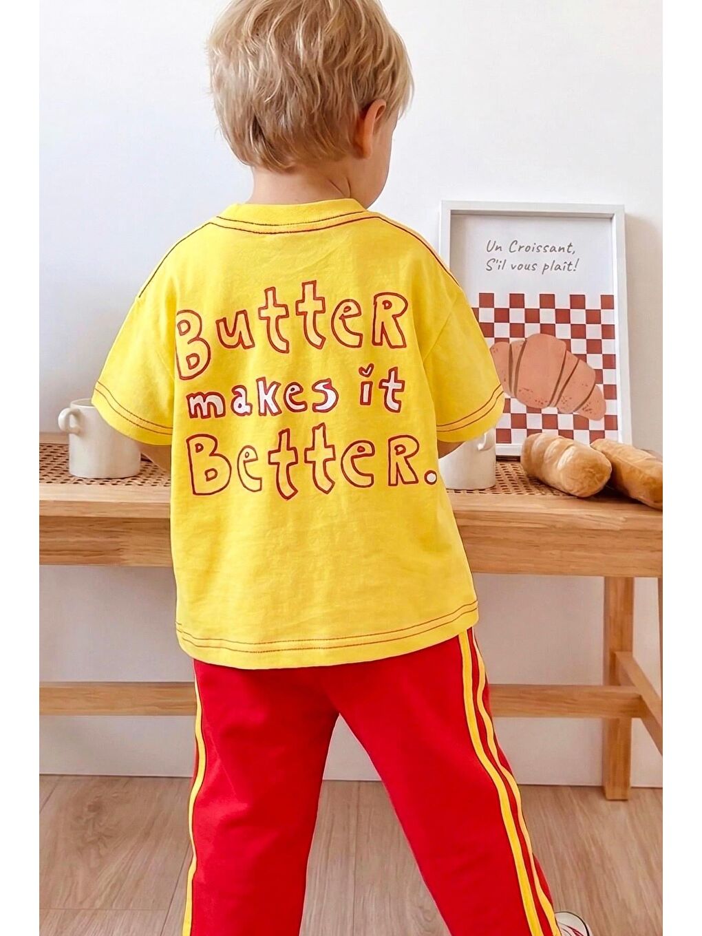 Erkek Çocuk Pamuklu Sarı Tereyağı Baskılı T-Shirt Ve Kırmızı Eşofman Alt Üst Takım-1