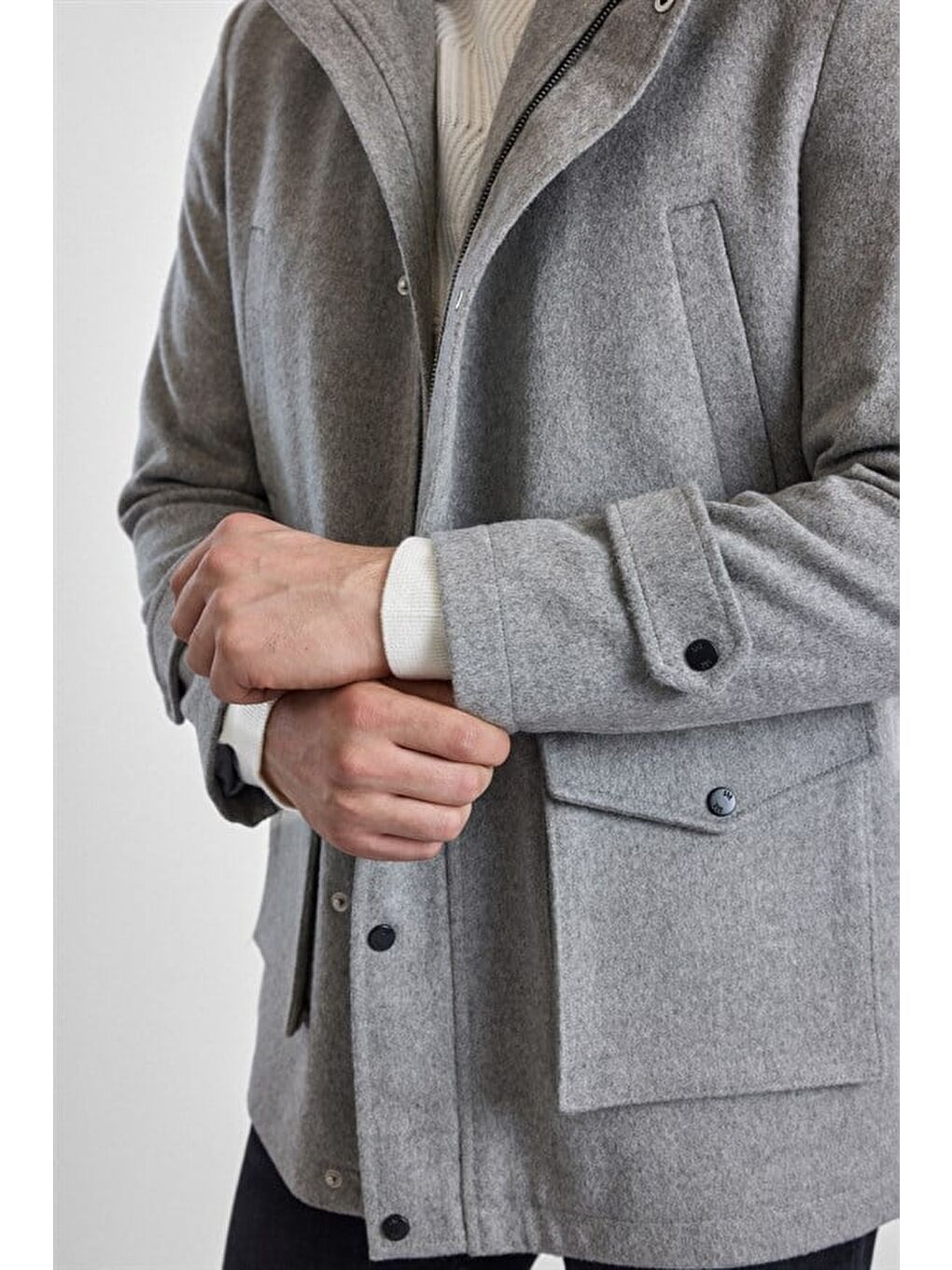 Gri Slim Kapüşonlu Düz Yan Cepli Fermuarlı Dolgusuz Standart Kaban-3