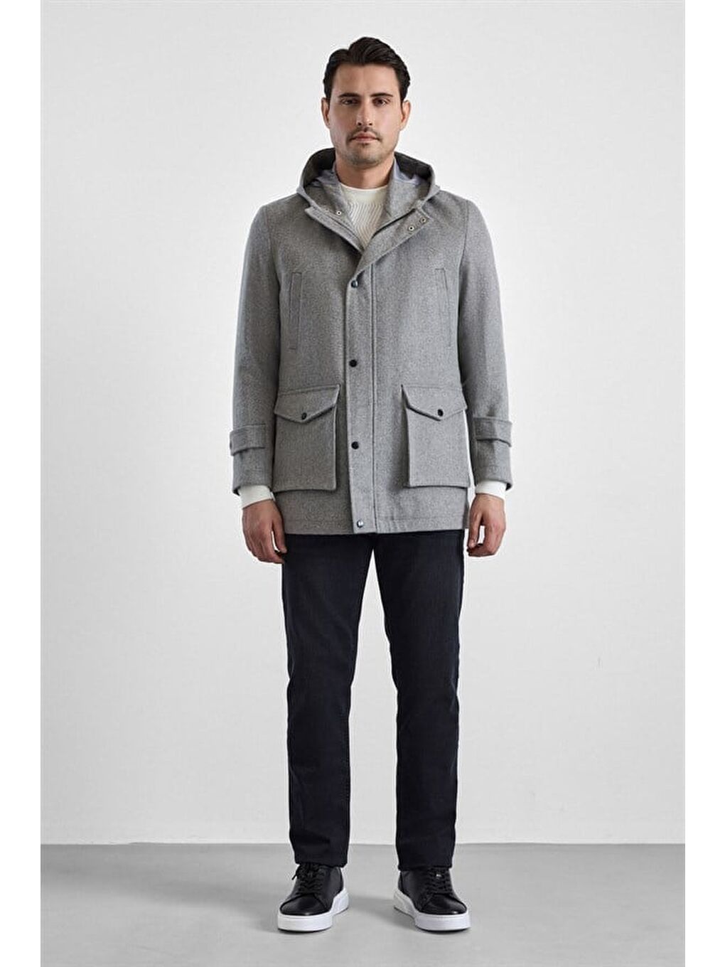 Gri Slim Kapüşonlu Düz Yan Cepli Fermuarlı Dolgusuz Standart Kaban-4