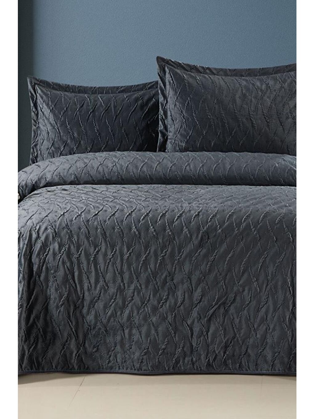 Zara Çift Kişilik Lüks Kadife Yatak Örtüsü Antrasit