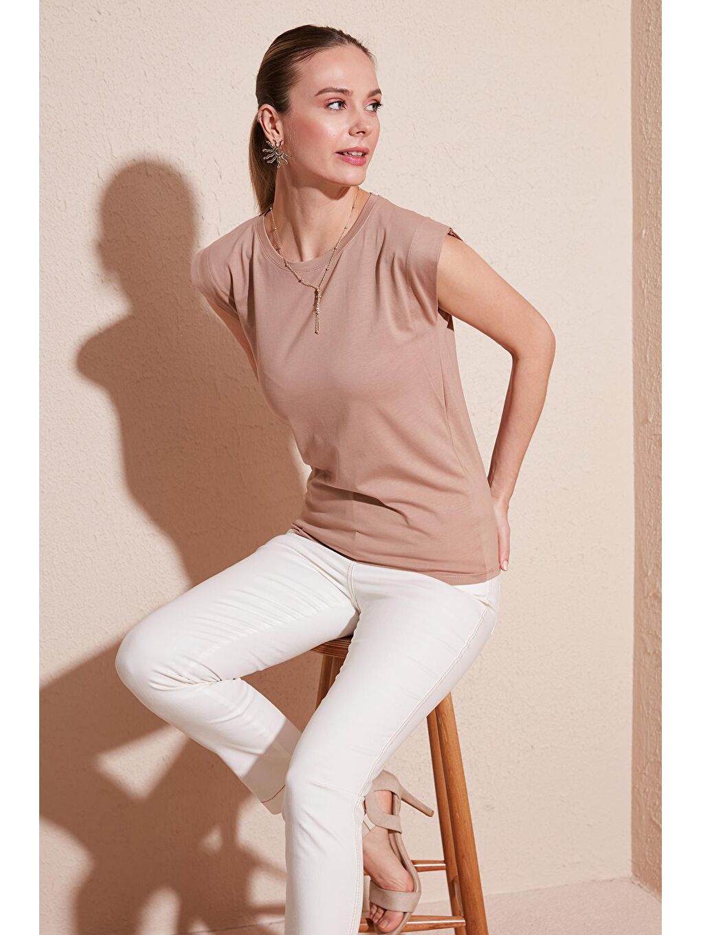 Kahverengi % 100 Pamuklu Bisiklet Yaka Kolsuz Tişört