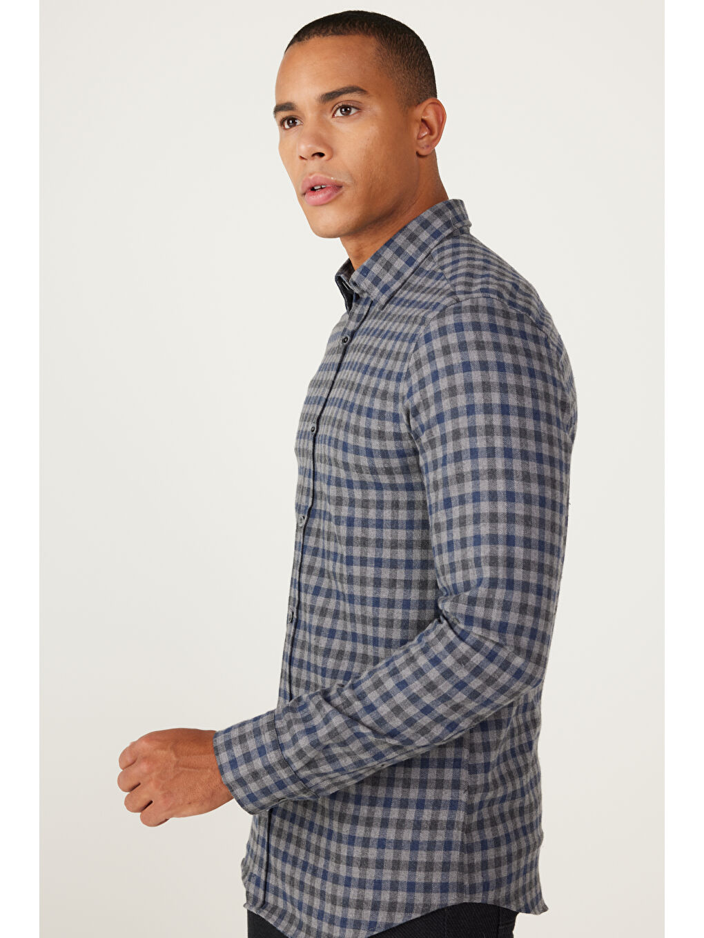 Erkek Lacivert Slim Fit Dar Kesim Gizli Düğme Yaka Kareli Kalın Tuşeli Kışlık Gömlek-2