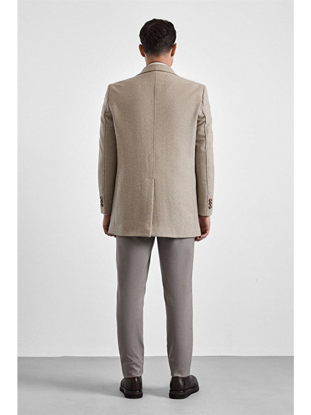 Bej Slim Sivri Yaka Düz Yan Cepli Düğmeli Dolgusuz Standart Kaban-6