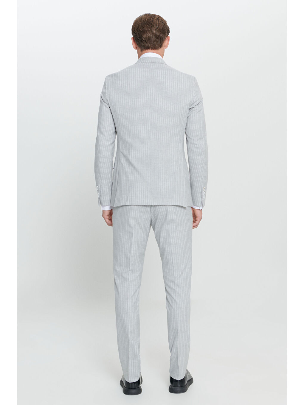 Erkek Açık Gri Ekstra Slim Fit Kırlangıç Yaka Çizgili Takım Elbise-9