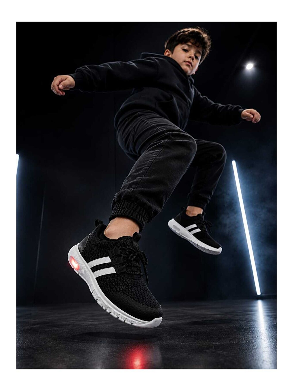 Siyah Unisex Çocuk Işıklı Spor Ayakkabı Rahat Günlük Sneaker-1