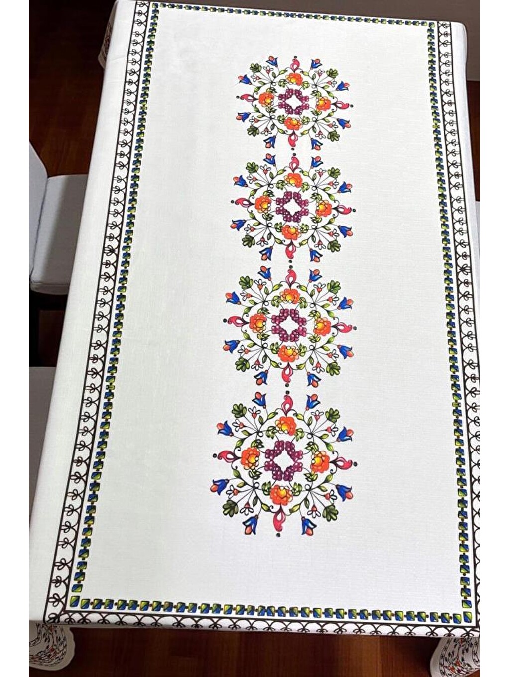Karışık Mihrap Dertsiz Masa Örtüsü 120x150 Cm-1