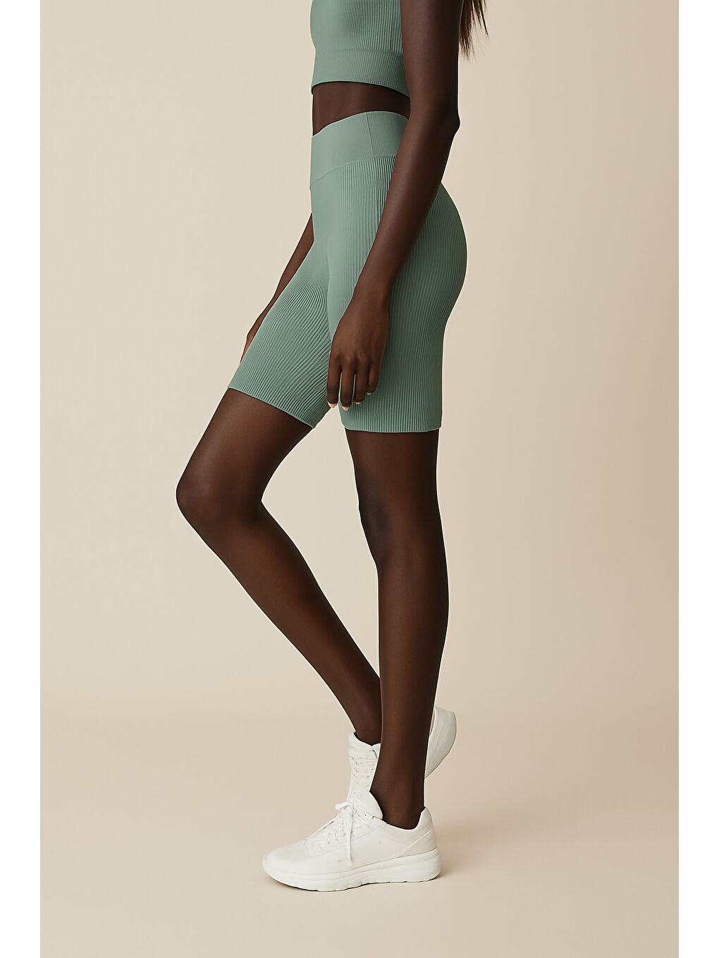 Yeşil Kadın Yüksek Bel Toparlayıcı Ripli Fitilli Kısa Spor Tayt-1