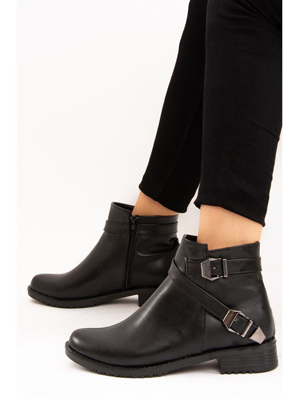 Siyah Kadın Bot A726193409-1
