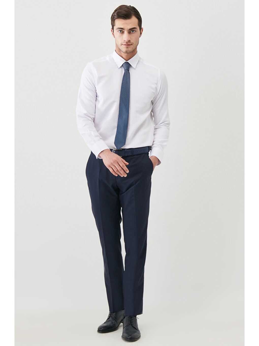 Erkek Lacivert Regular Fit Mono Yaka Nano Takım Elbise-4