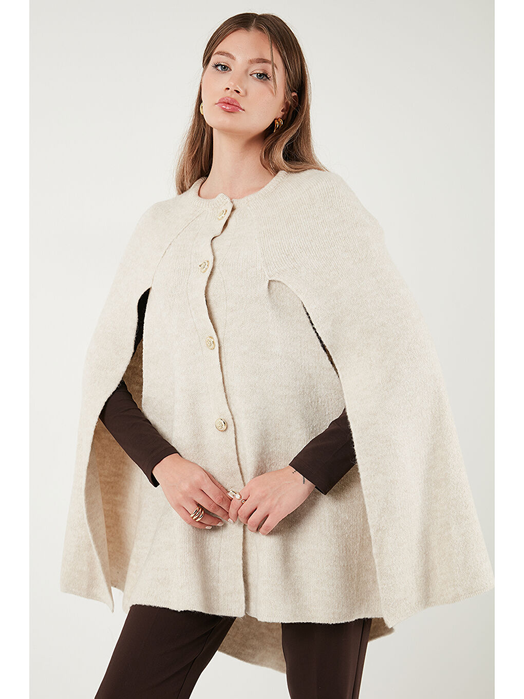 Bej Oversize Fit Bisiklet Yaka Pelerin Kol Düğmeli Kadın Panço 4617015