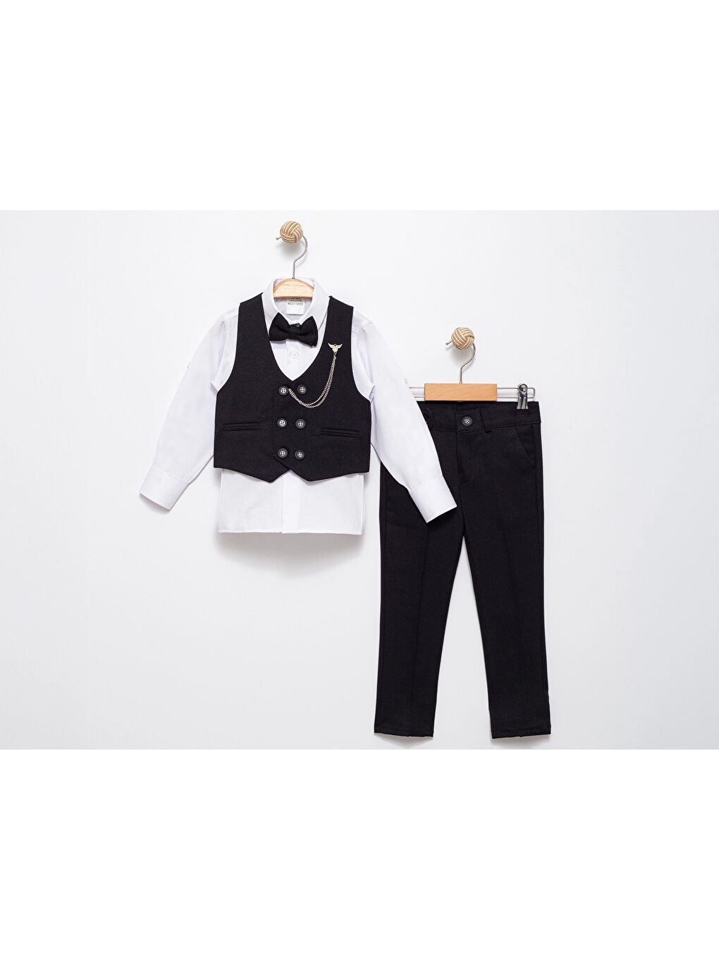 Siyah Papyonlu Yelekli Takım Elbise 5350