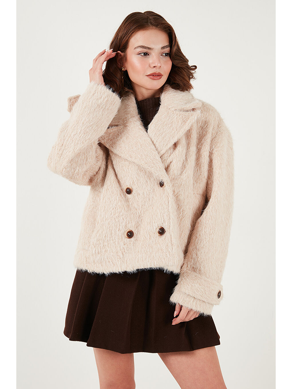 Bej Oversize Kruvaze Yaka Yumuşak Tüylü Düğmeli Astarlı Mont 6839659