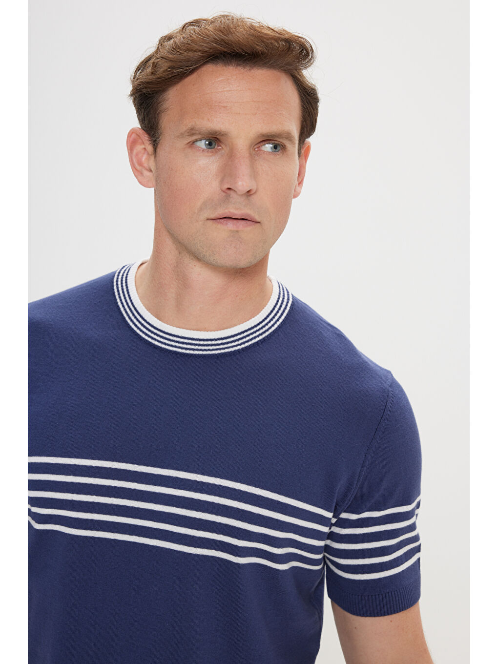 Erkek Lacivert-Beyaz Standart Fit Normal Kesim %100 Pamuk Çizgili Bisiklet Yaka Triko Tişört-2