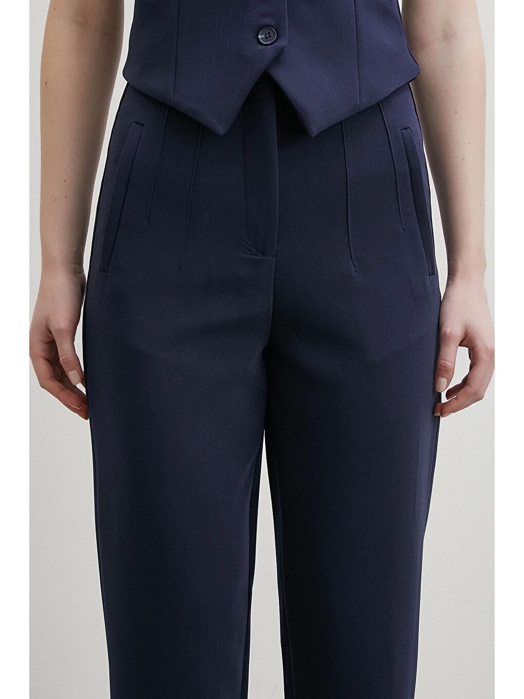 Önü Pensli Skinny Kumaş Pantolon Lacivert-4