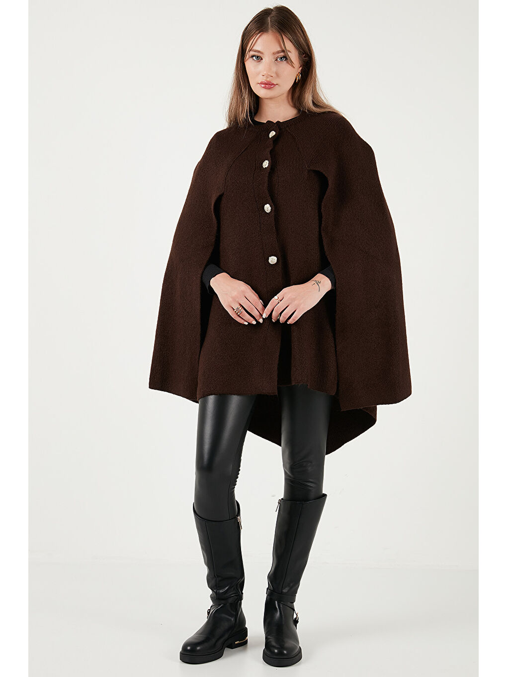 Kahverengi Oversize Fit Bisiklet Yaka Pelerin Kol Düğmeli Kadın Panço 4617015-1